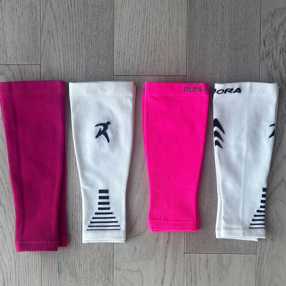 Run Forever Rymora Medium Calf Compression Sleeves White Pink - Picture 2 of 5